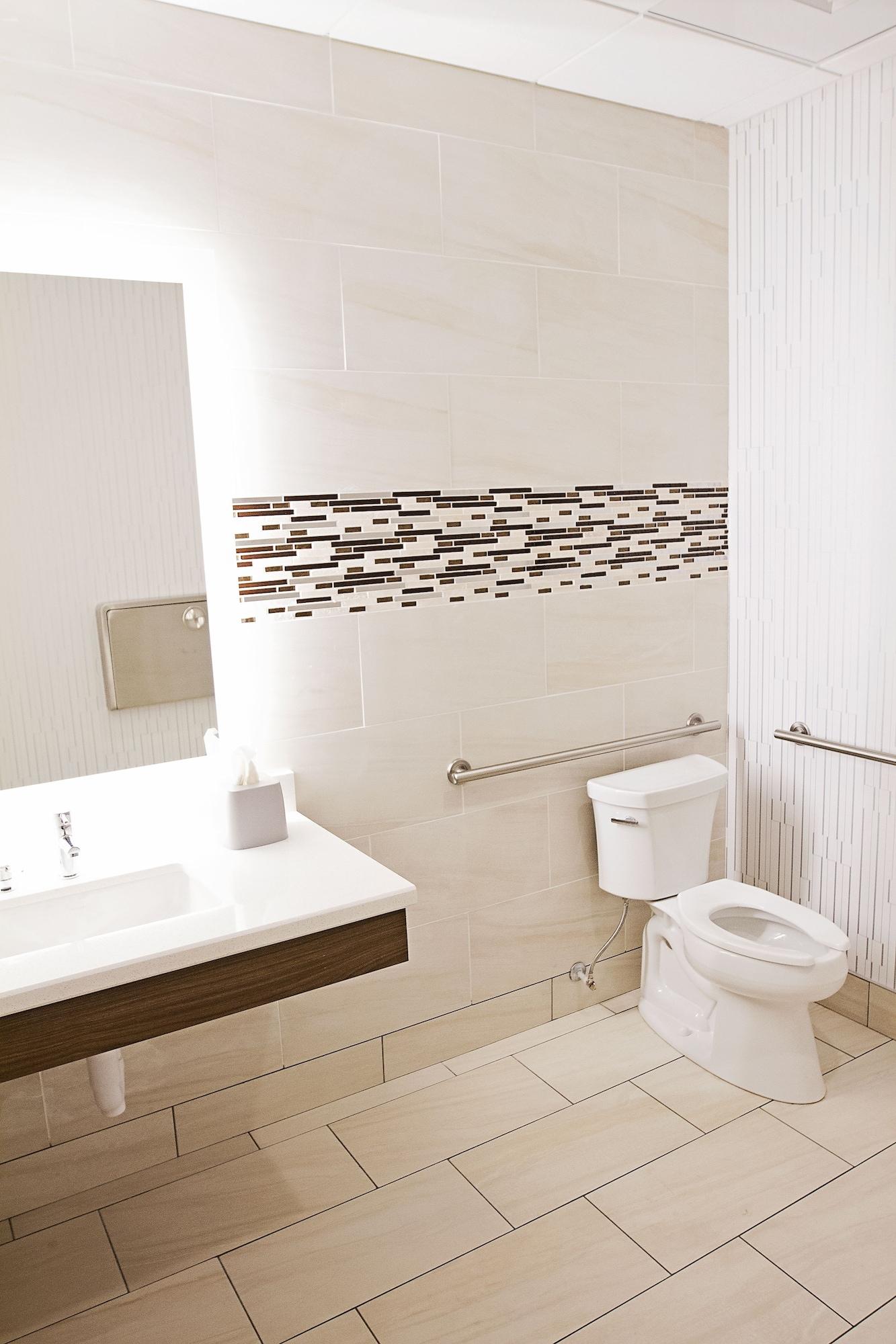 Holiday Inn Express & Suites Greenwood Mall By Ihg Buitenkant foto