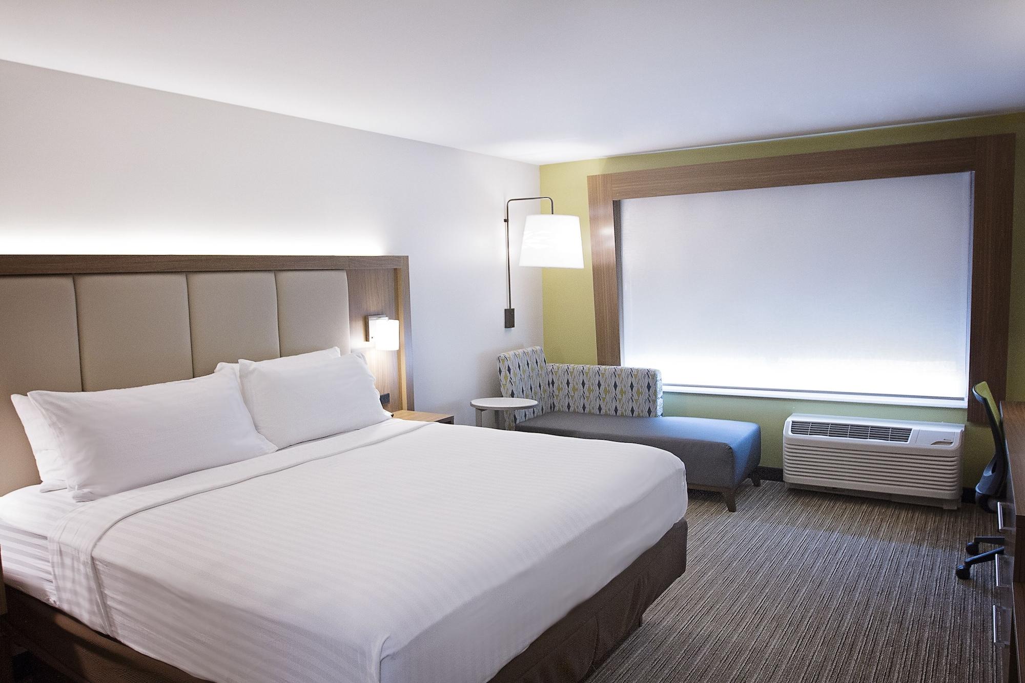 Holiday Inn Express & Suites Greenwood Mall By Ihg Buitenkant foto