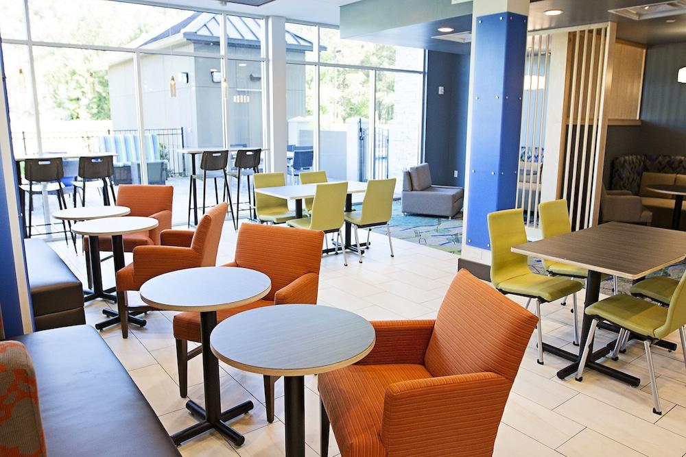 Holiday Inn Express & Suites Greenwood Mall By Ihg Buitenkant foto
