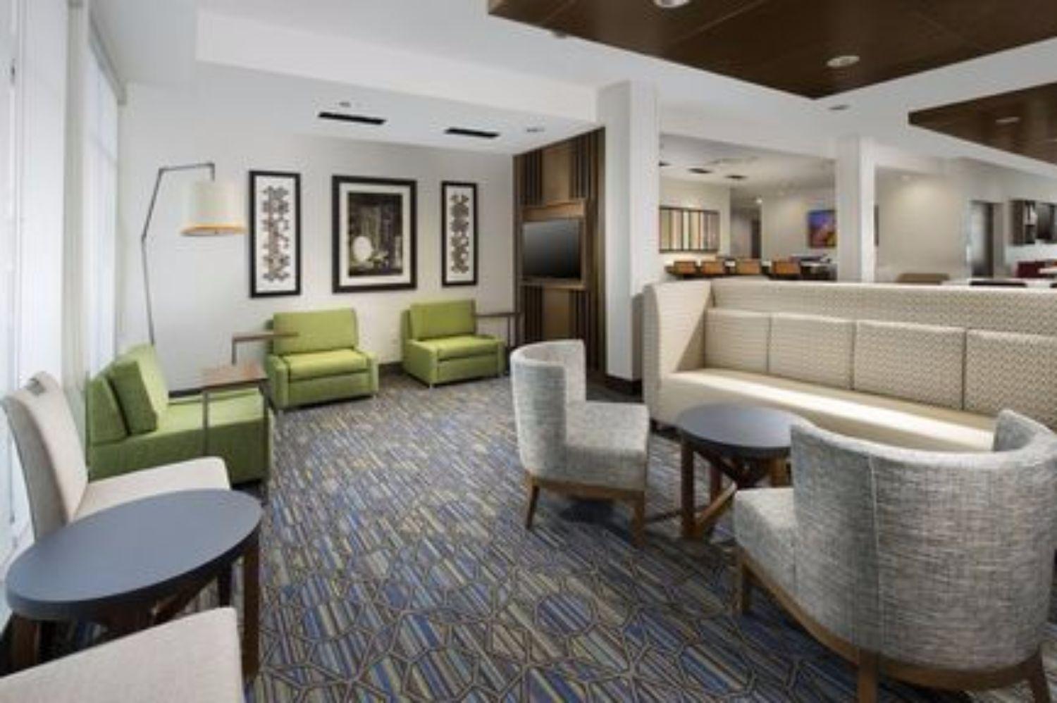 Holiday Inn Express & Suites Greenwood Mall By Ihg Buitenkant foto