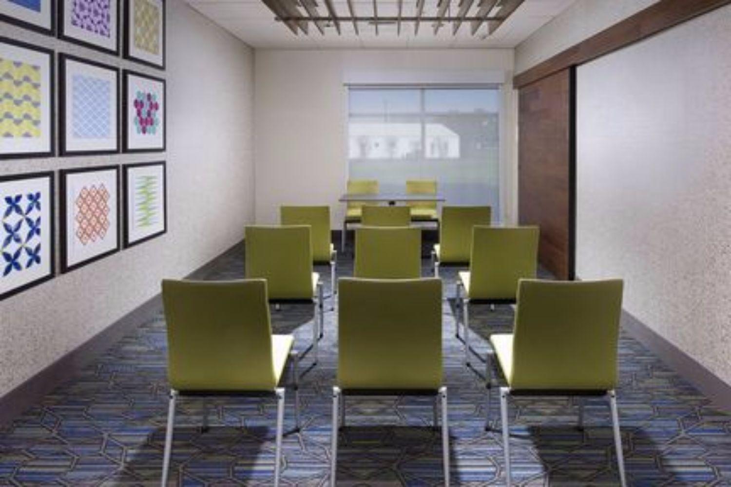 Holiday Inn Express & Suites Greenwood Mall By Ihg Buitenkant foto
