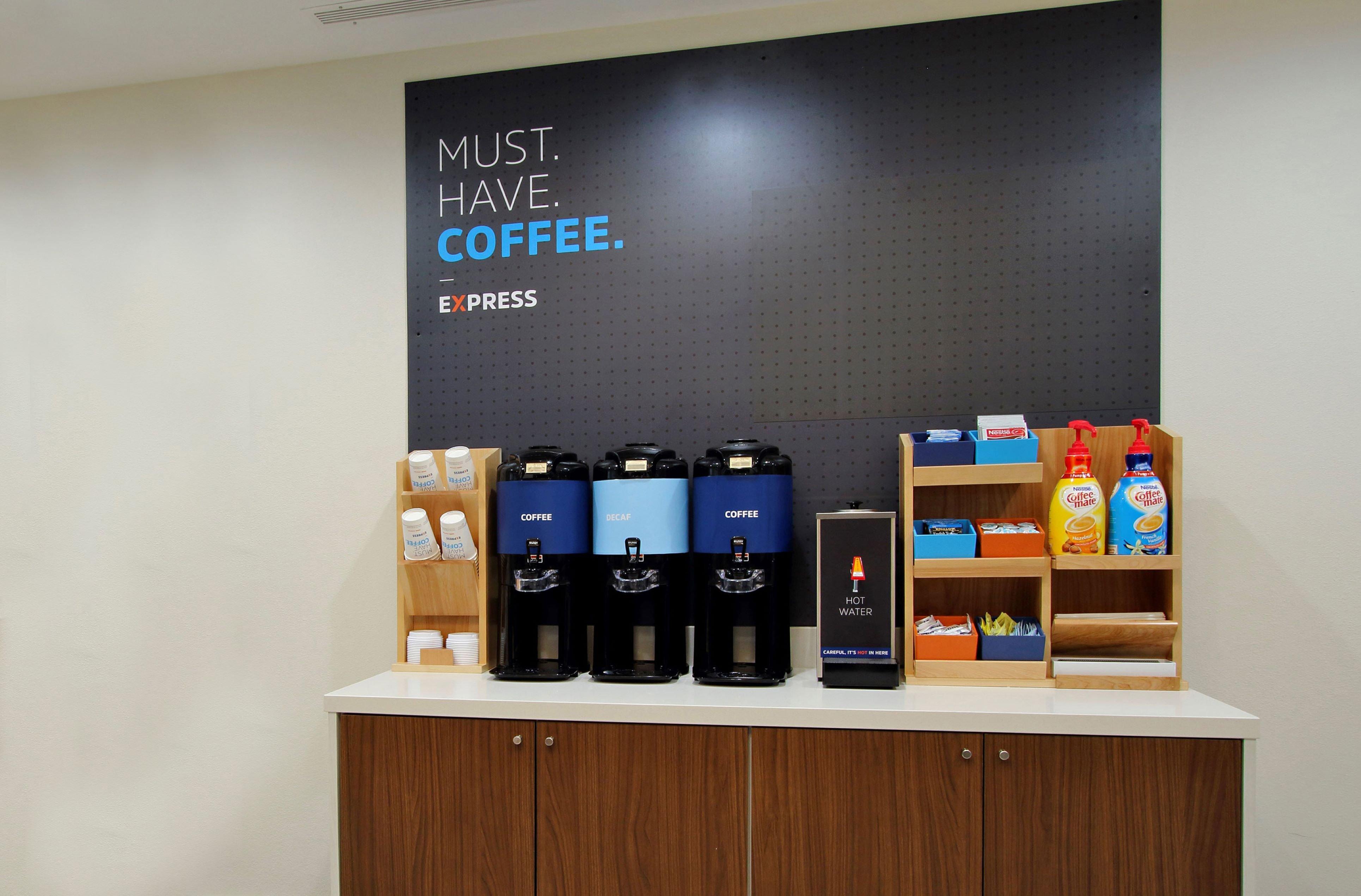 Holiday Inn Express & Suites Greenwood Mall By Ihg Buitenkant foto