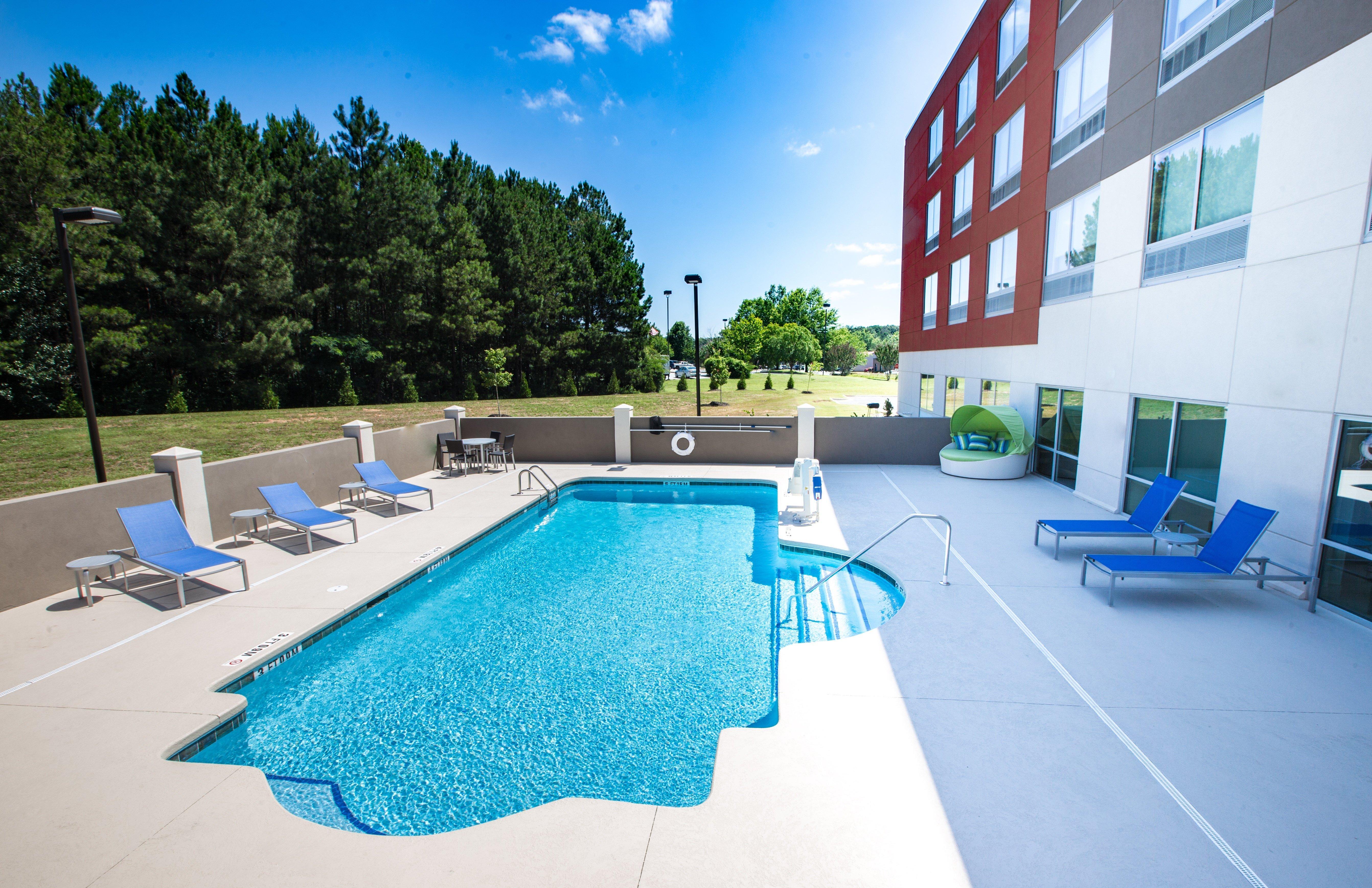 Holiday Inn Express & Suites Greenwood Mall By Ihg Buitenkant foto