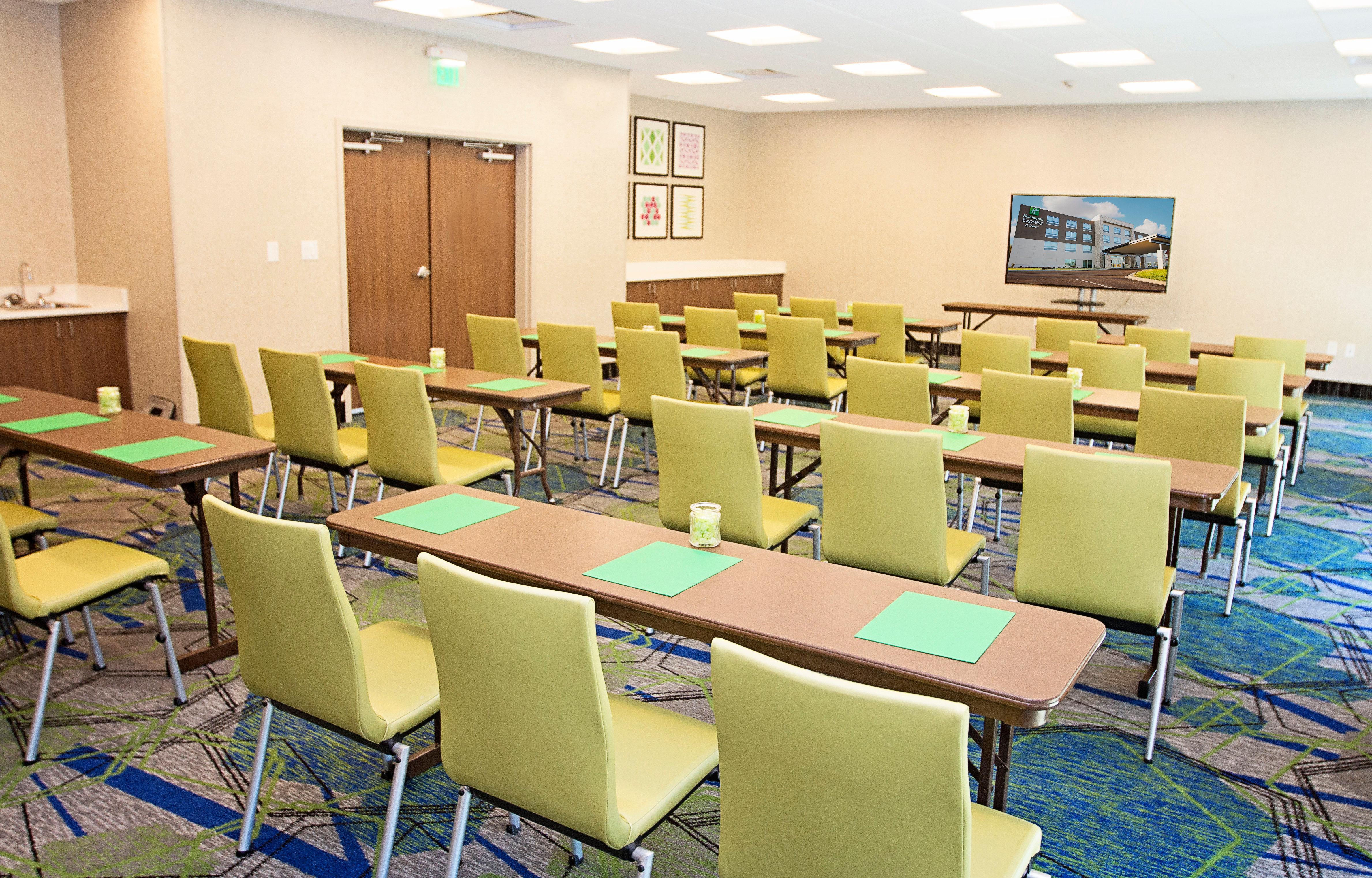 Holiday Inn Express & Suites Greenwood Mall By Ihg Buitenkant foto
