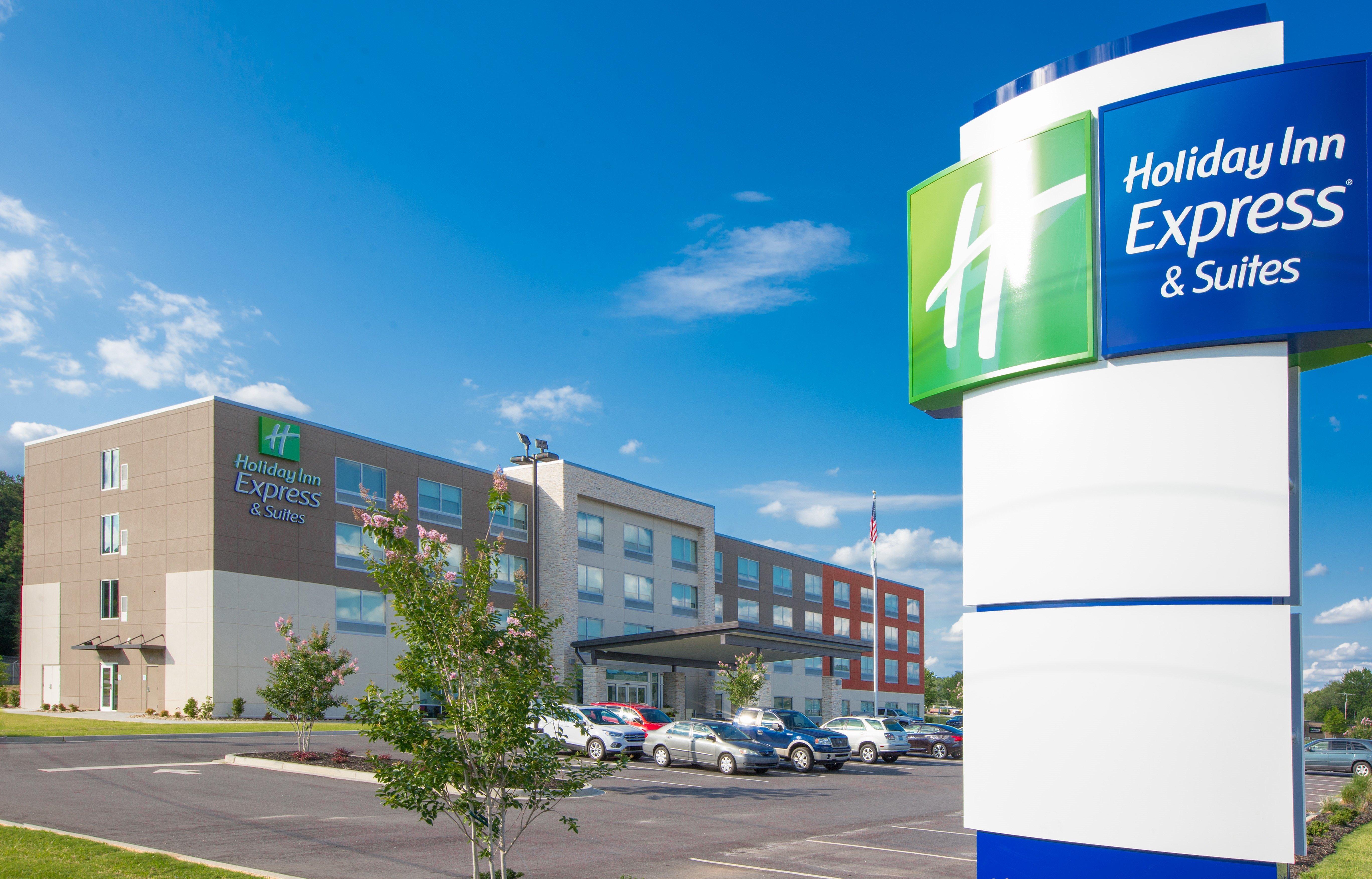 Holiday Inn Express & Suites Greenwood Mall By Ihg Buitenkant foto