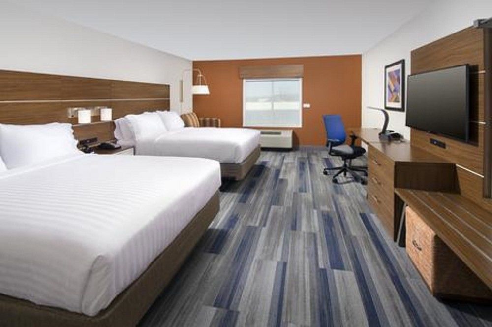 Holiday Inn Express&Suites Greenwood Mall Buitenkant foto