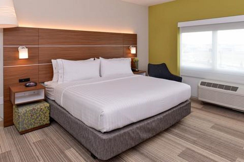 Holiday Inn Express & Suites Greenwood Mall By Ihg Buitenkant foto