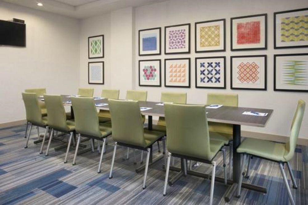 Holiday Inn Express & Suites Greenwood Mall By Ihg Buitenkant foto