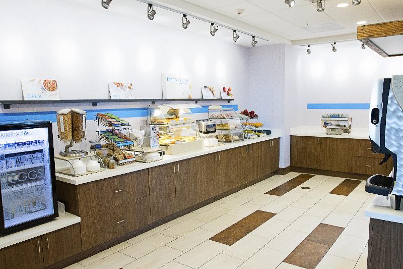 Holiday Inn Express & Suites Greenwood Mall By Ihg Buitenkant foto